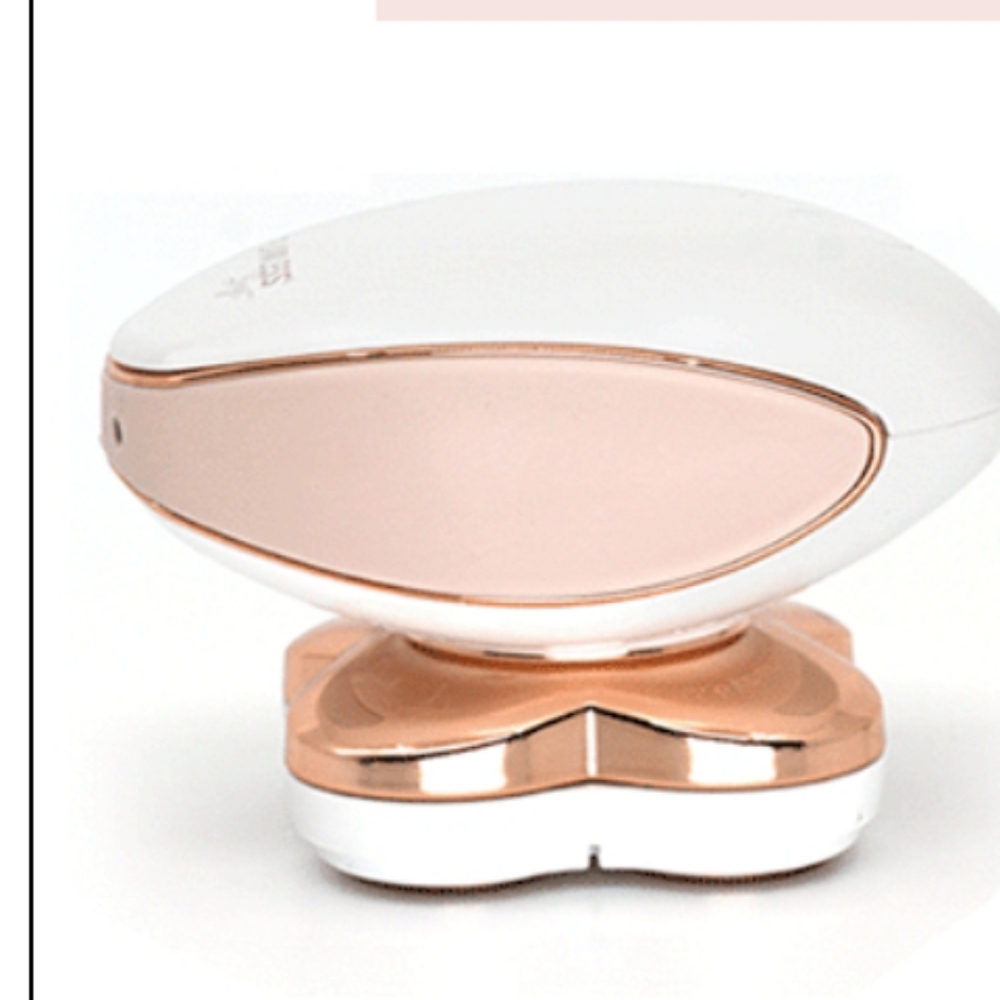 Finishing touch flawless legs 18 karat gold